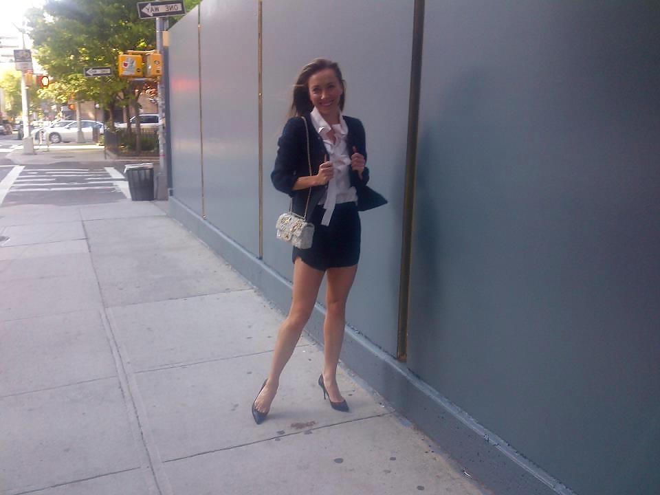 13P Hot Skinny MILF