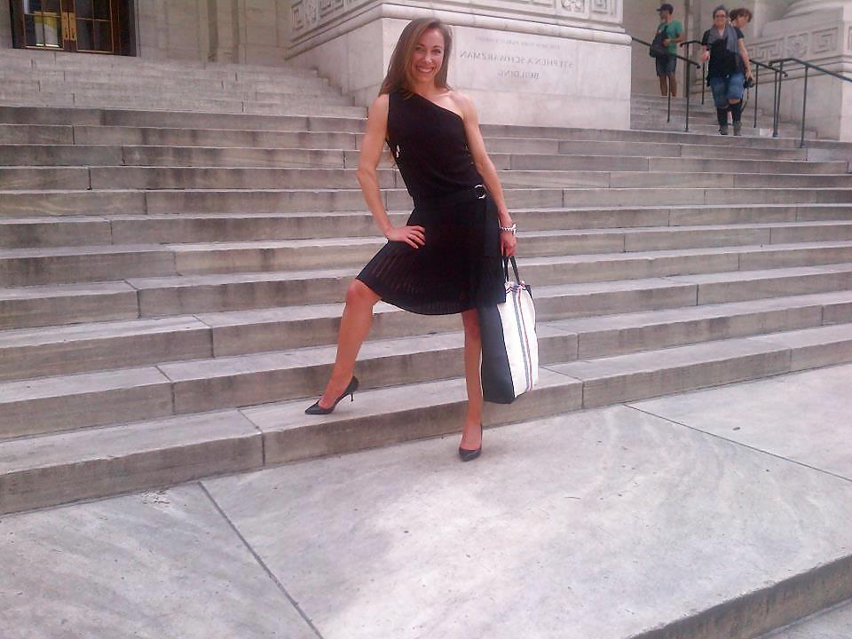 13P Hot Skinny MILF