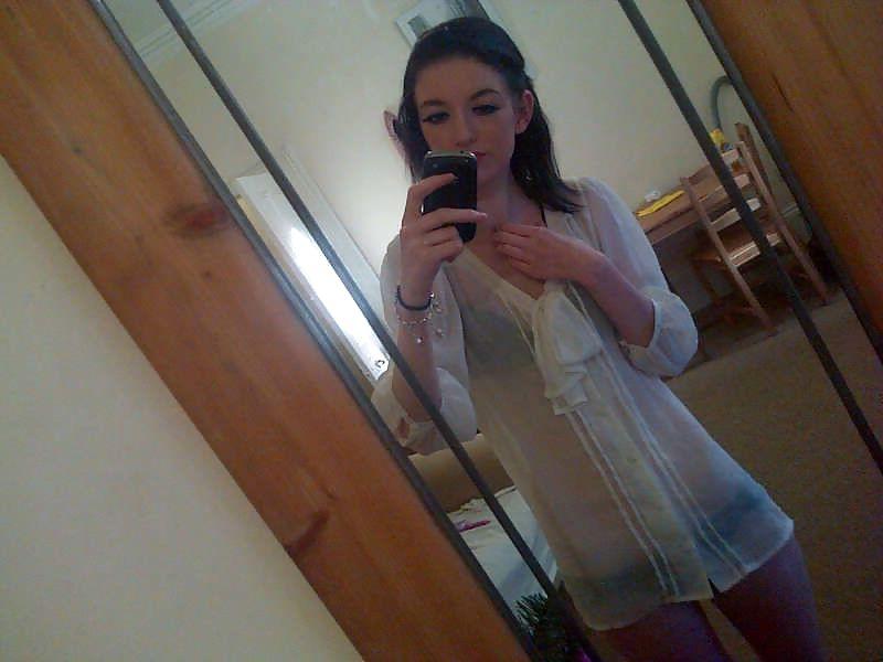 16P My mate sister !! off her macbook pro 