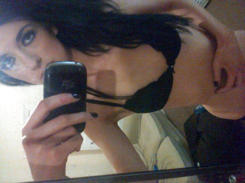 16P My mate sister !! off her macbook pro 