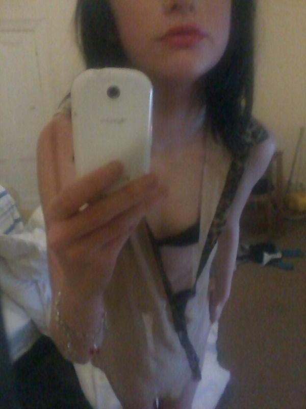 16P My mate sister !! off her macbook pro 