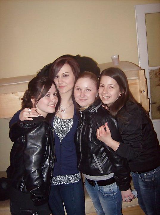 20P Sister and girlfriends