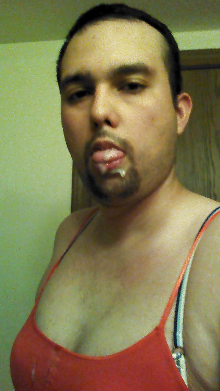 4P Sissy cum facial. dripping cum