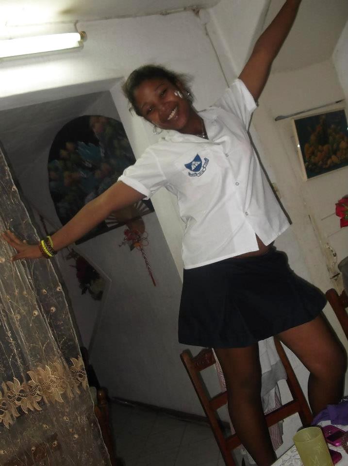 4P Sa soeur - his sister