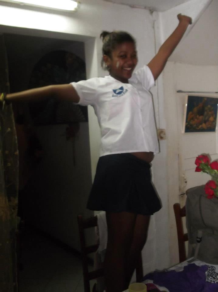 4P Sa soeur - his sister