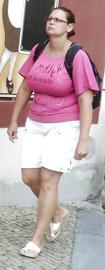 4P Huge Candid Street Tits