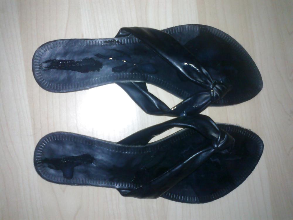 19P Cumming on my sister's sexy thong slippers