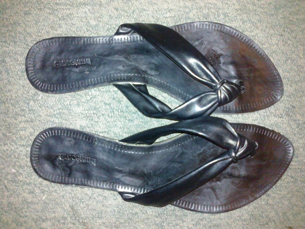 19P Cumming on my sister's sexy thong slippers