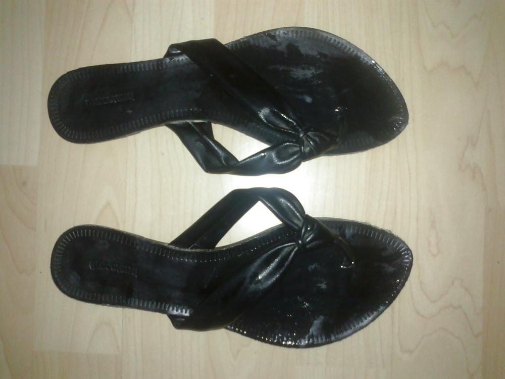 19P Cumming on my sister's sexy thong slippers