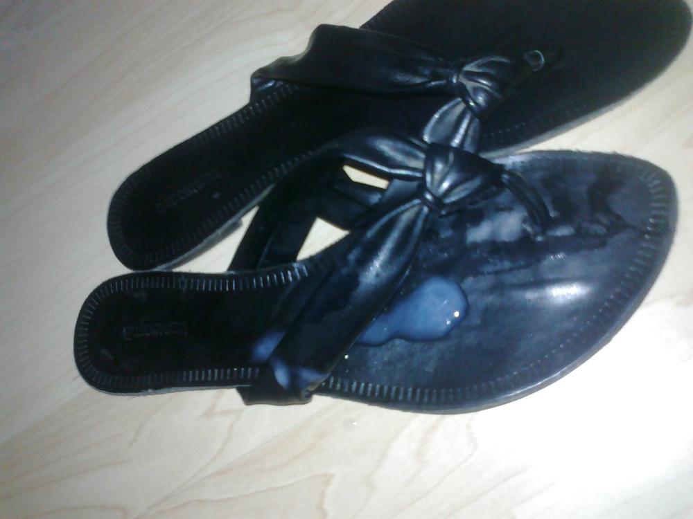 19P Cumming on my sister's sexy thong slippers