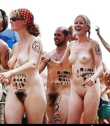 25P GIRLS TOGETHER: HAIRY & SHAVEN - WHAT PUSSY IS BEST?