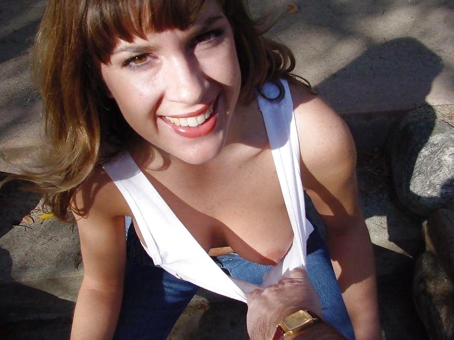 25P Take a peek under the skirt 03