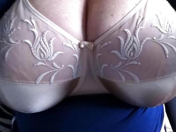 25P Huge Tit, Tight Tops 58