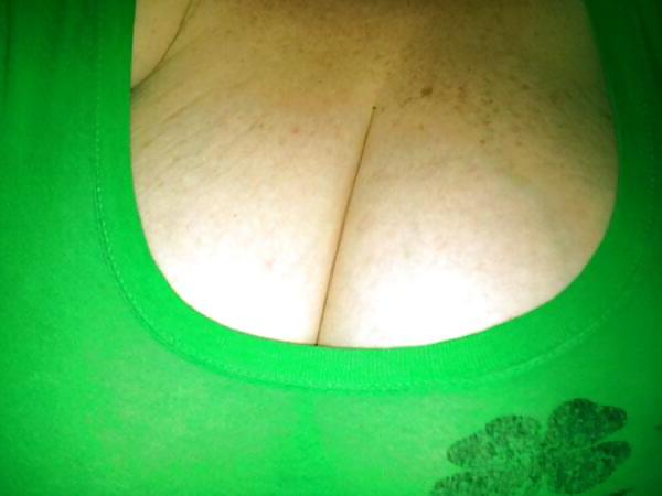 25P Huge Tit, Tight Tops 58