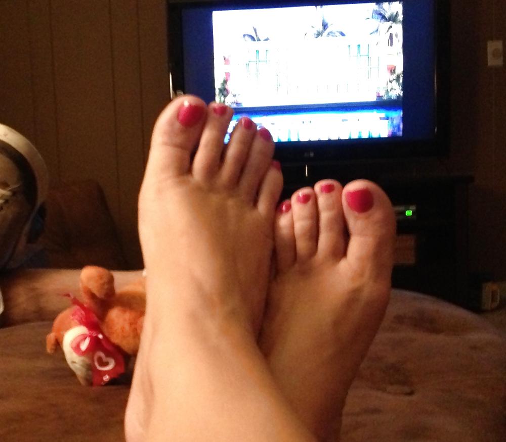 5P More sexy feet and toe shots