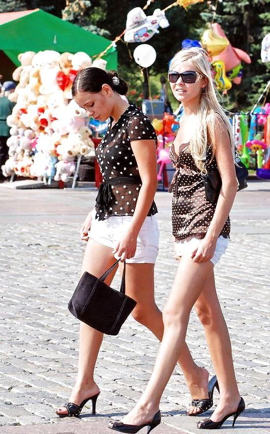 25P Mini skirt  upskirt 