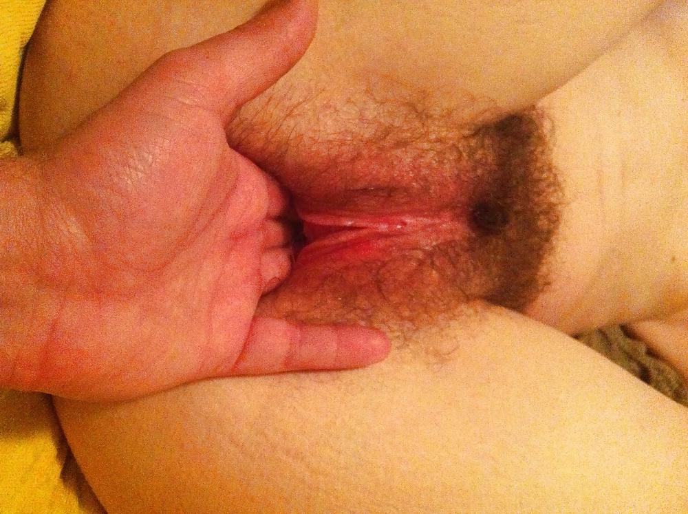 25P Gaping my loose hole with a little cock!