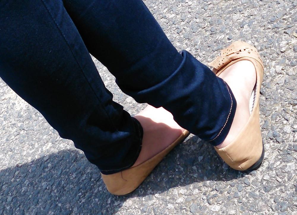 13P Candid teen friend ballerinas flats and nylon socks