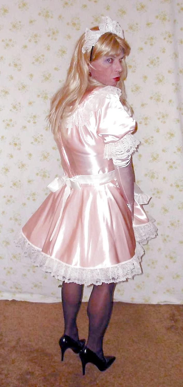 25P Sissy maids