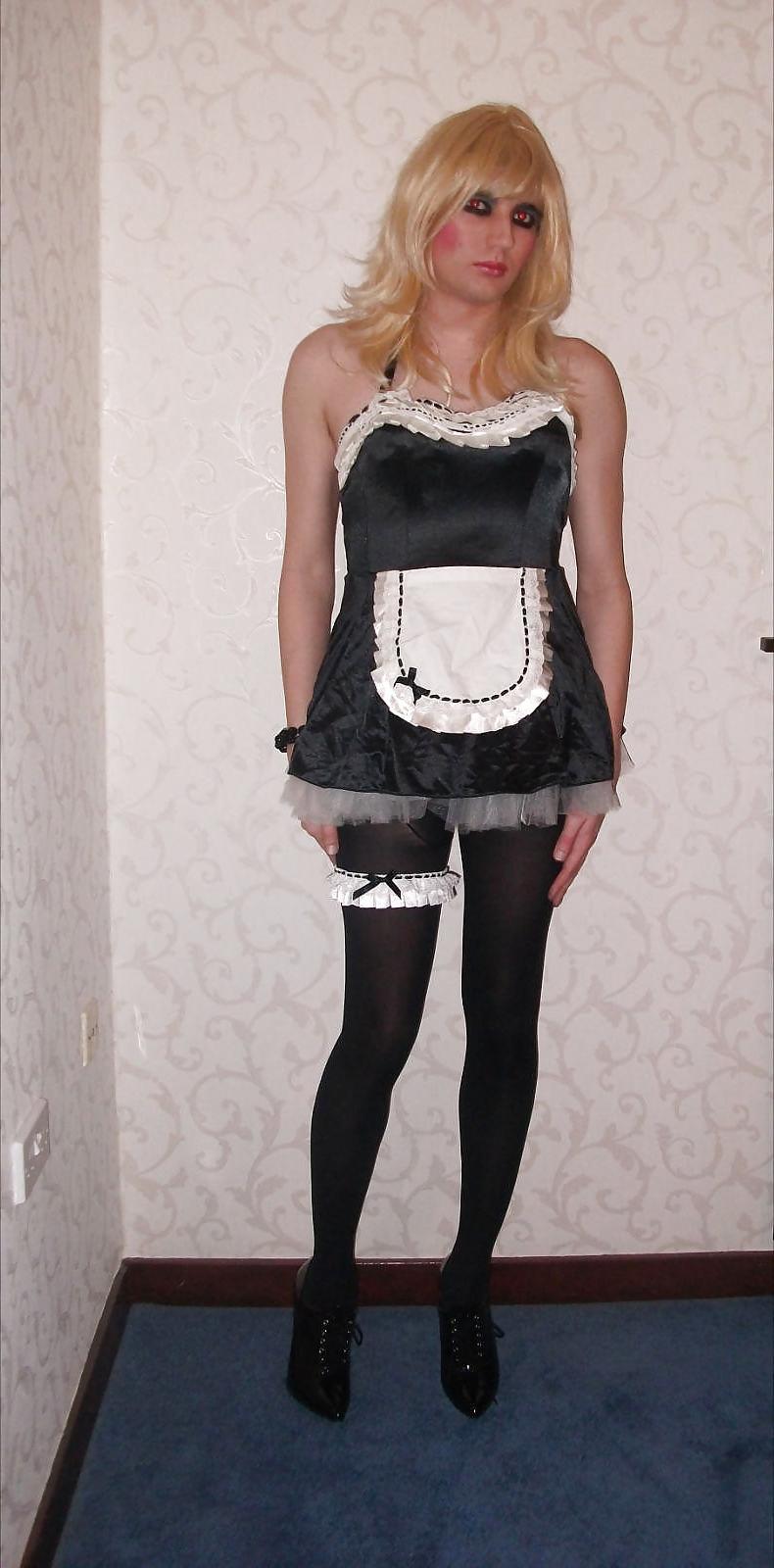 25P Sissy maids