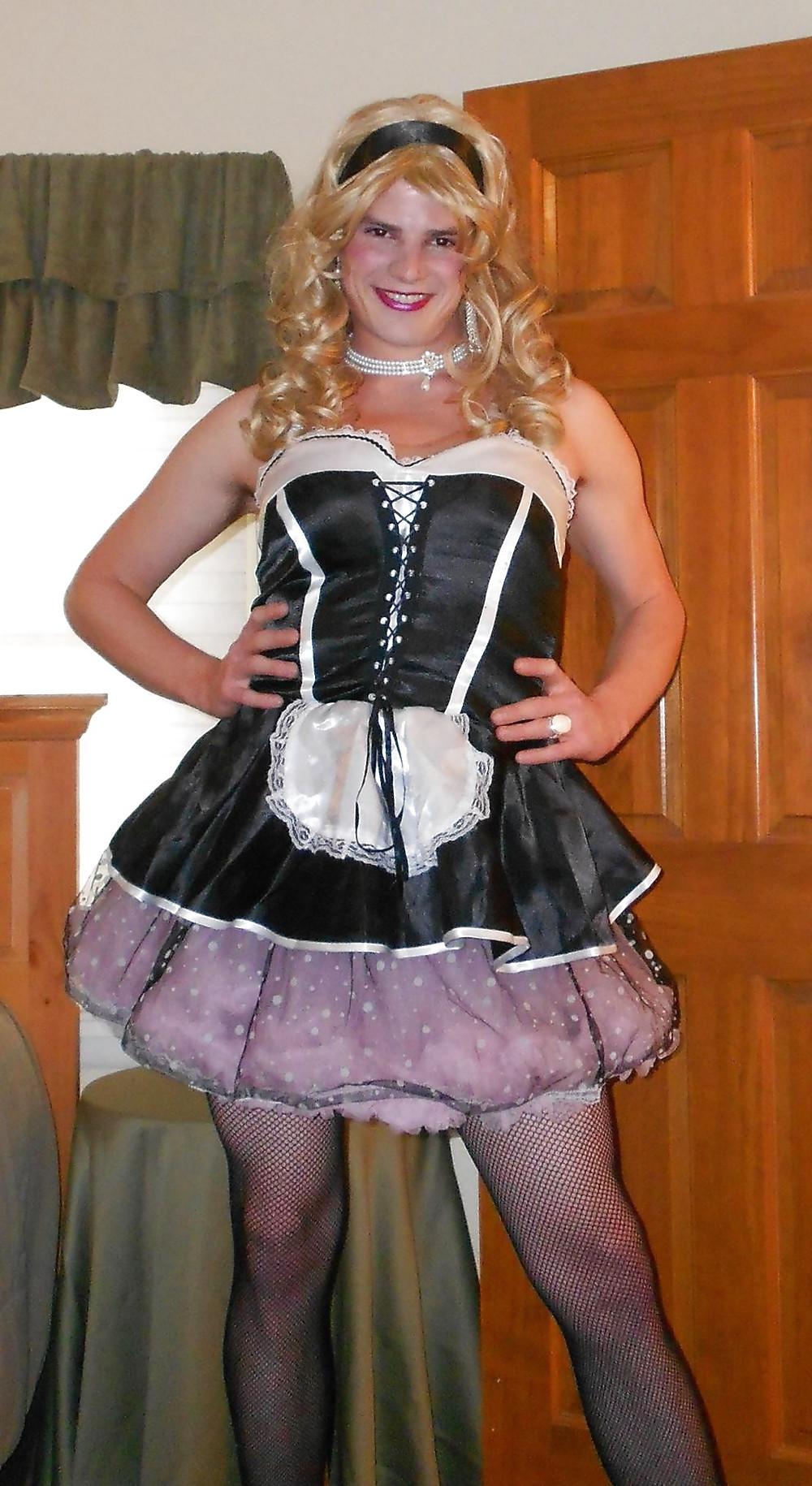 25P Sissy maids