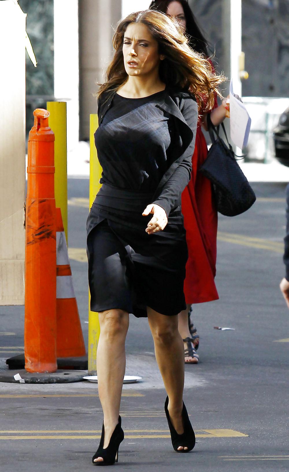 25P Salma Hayek HUGE Wank Gallery 