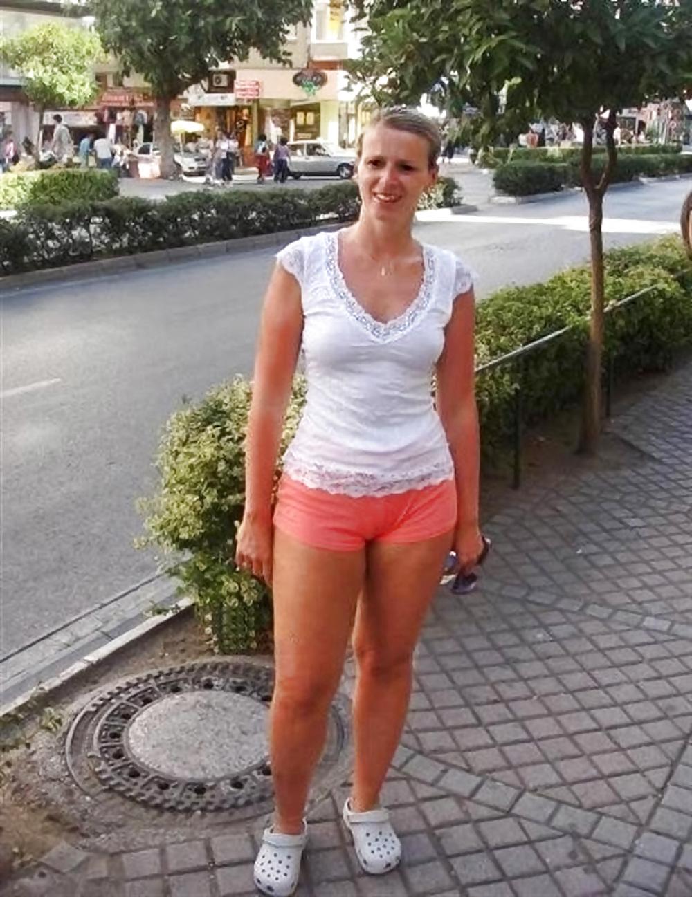 25P The Best of Exposed Amersham Wife Claire