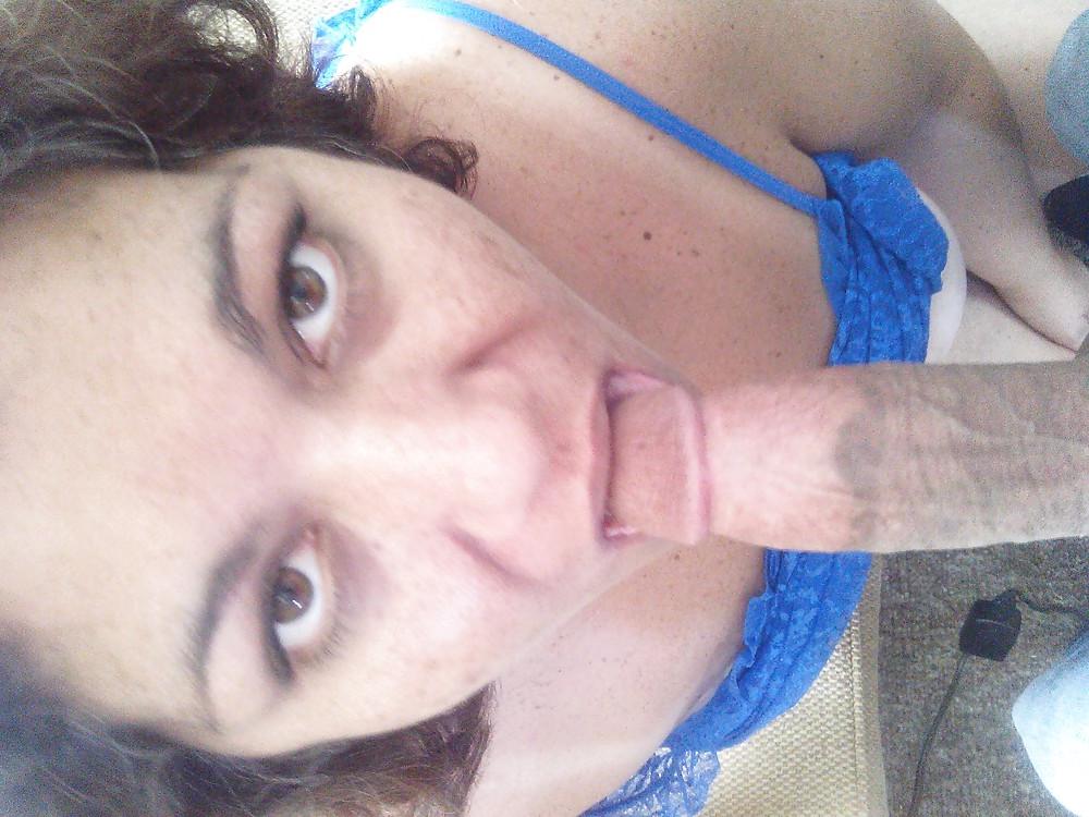 10P Wife showing and sucking her sissy