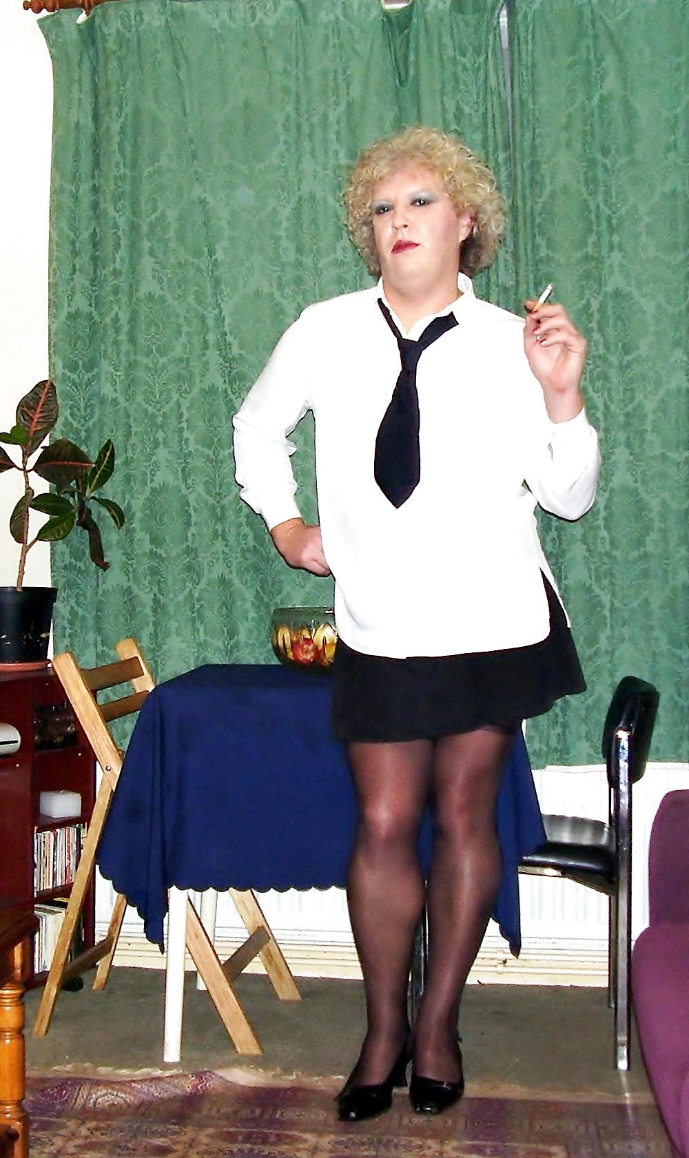 25P Sissy Michelle Smoking Pics