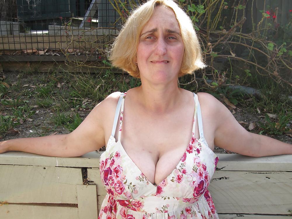 25P UK Big Titted Skank Wife