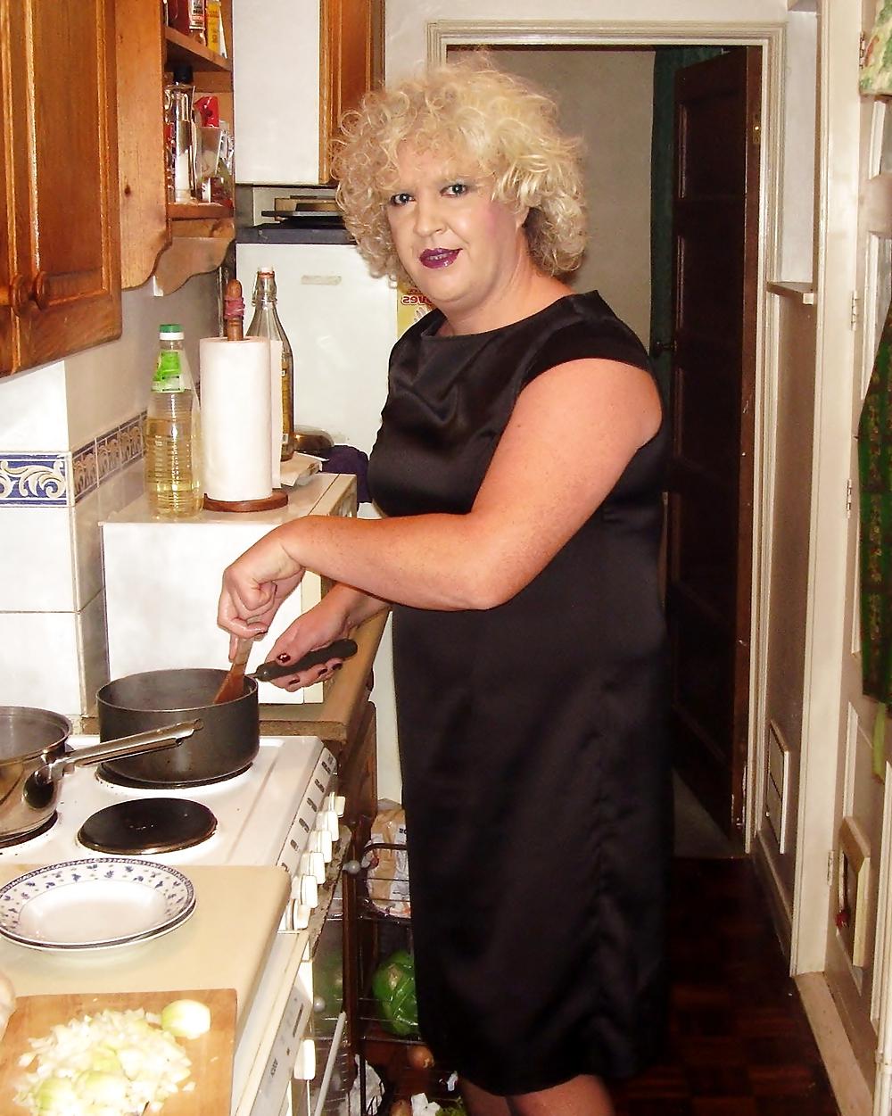 14P SISSY DOING SOME COOKING