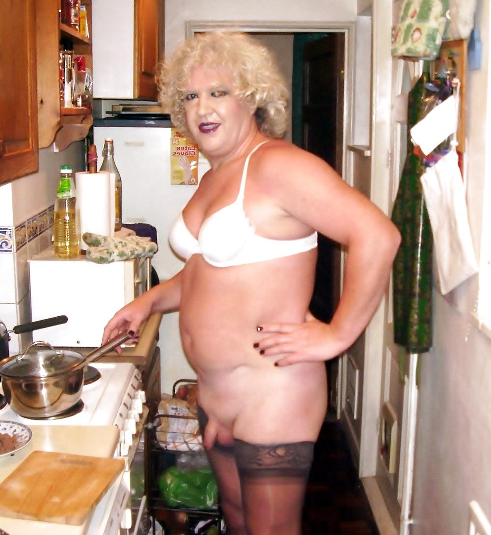 14P SISSY DOING SOME COOKING