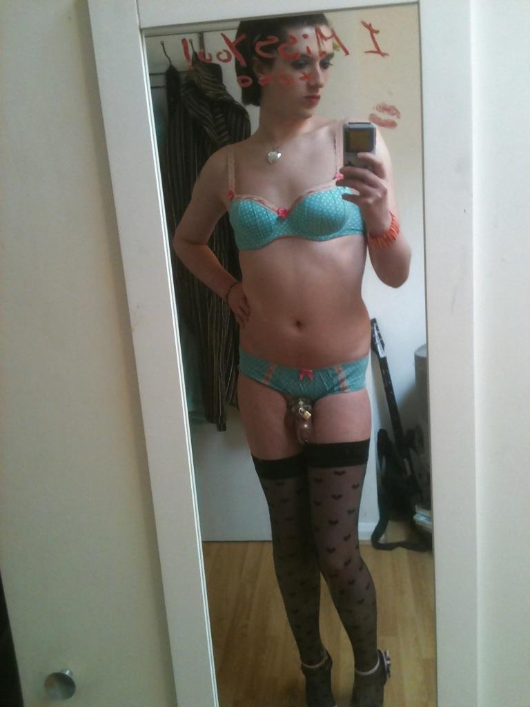 19P Sissy in chastity