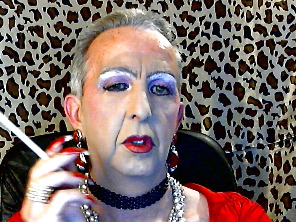 25P Sissy needs a light