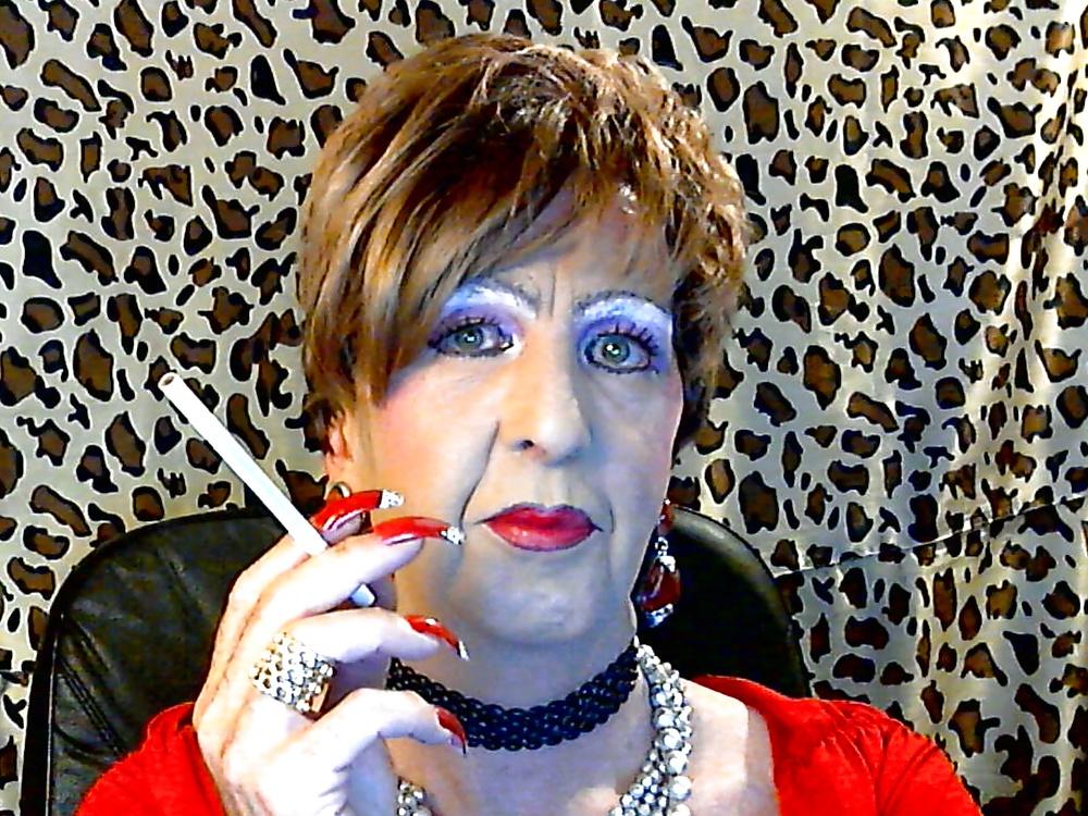 25P Sissy needs a light