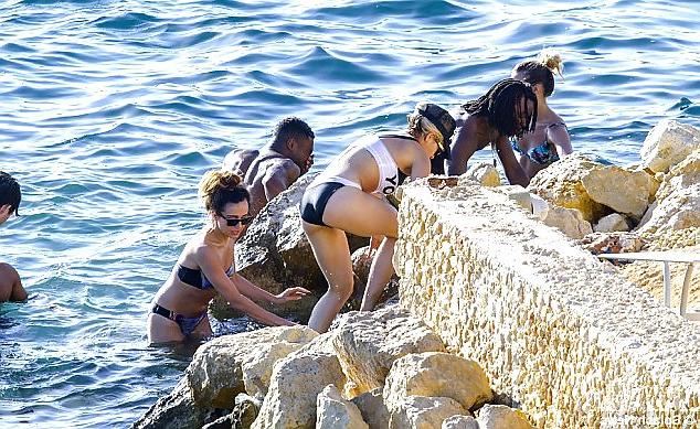 12P I would make them gape - Rita Ora
