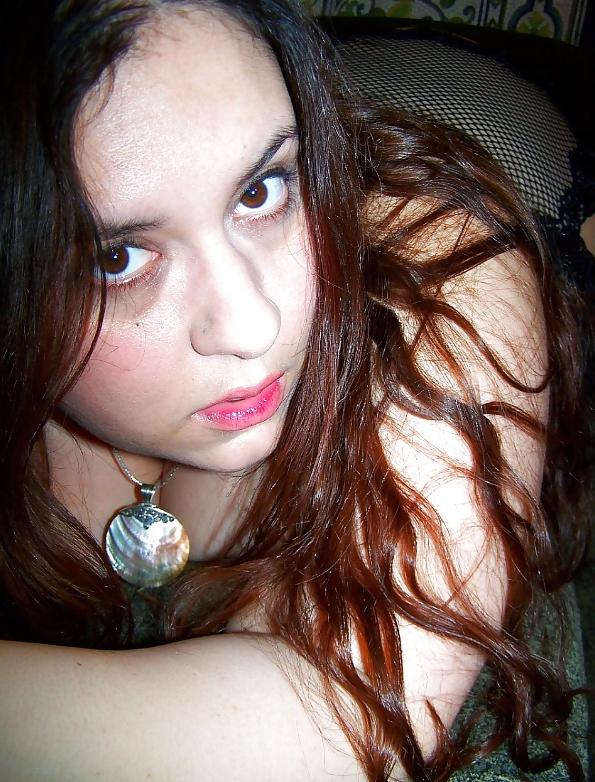 20P HUGE ASS BRUNETTE - 2