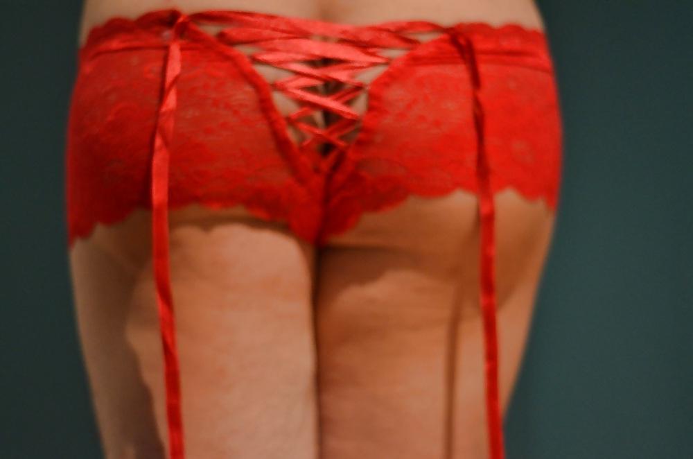 4P Sissy ass in red