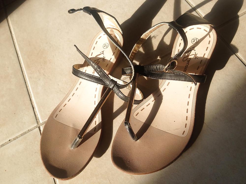 18P My sister 's shoes