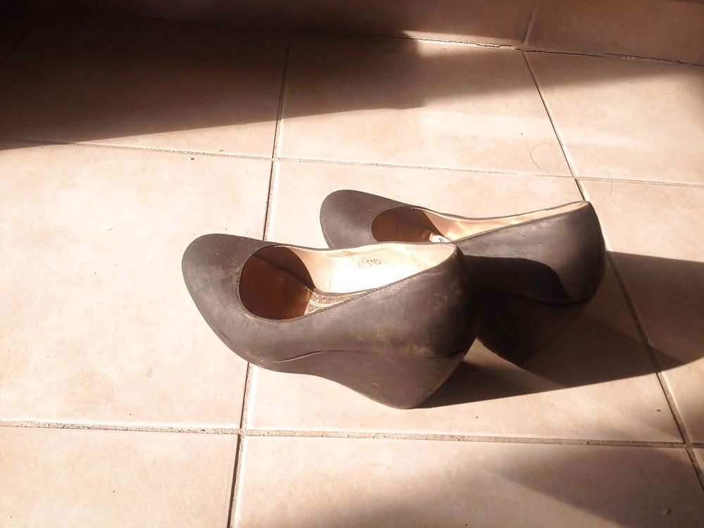 18P My sister 's shoes