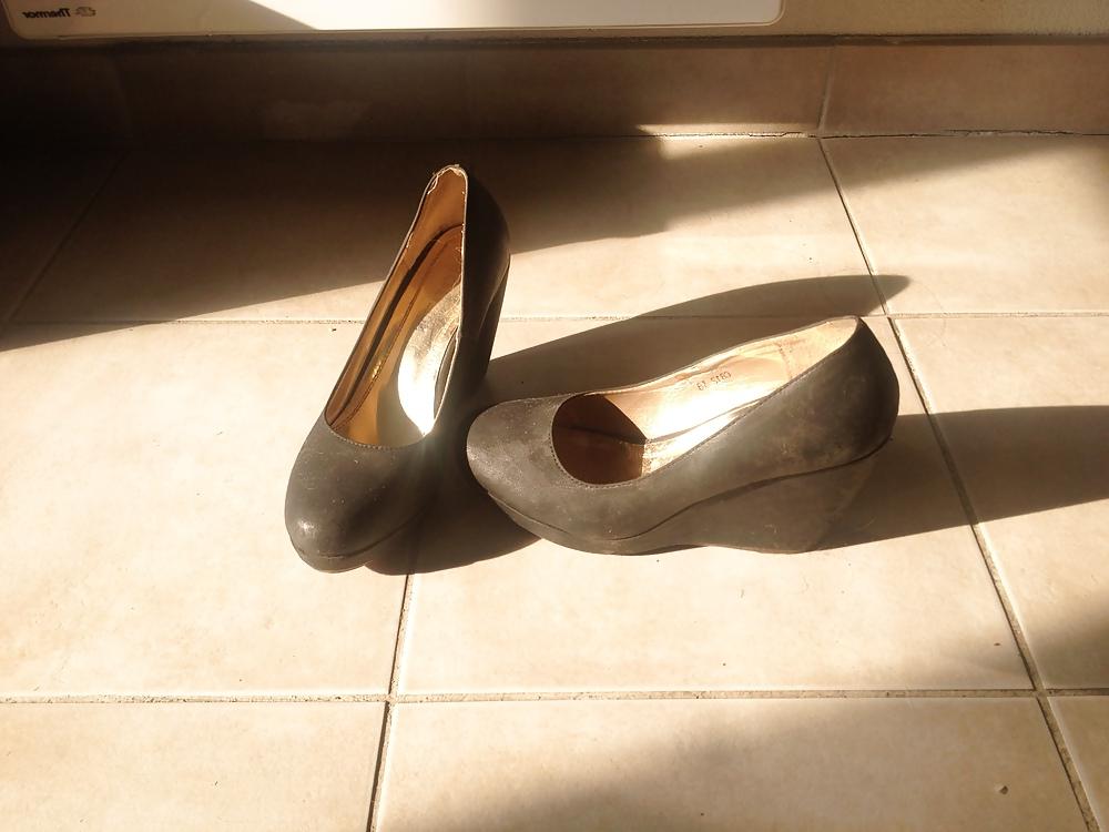 18P My sister 's shoes