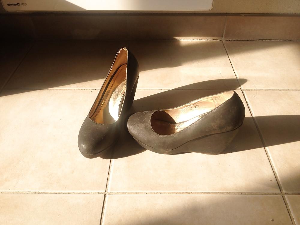 18P My sister 's shoes