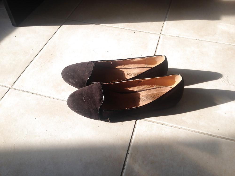 18P My sister 's shoes