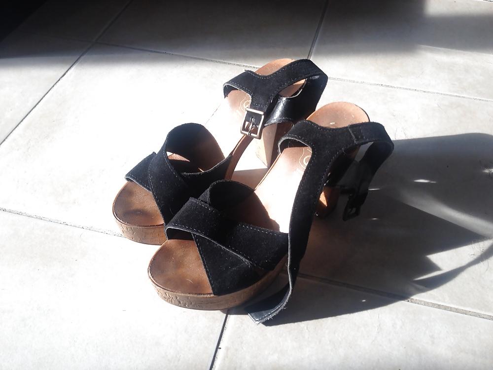 18P My sister 's shoes