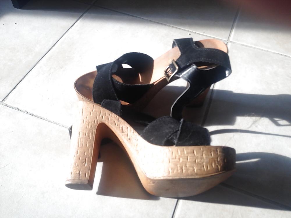 18P My sister 's shoes