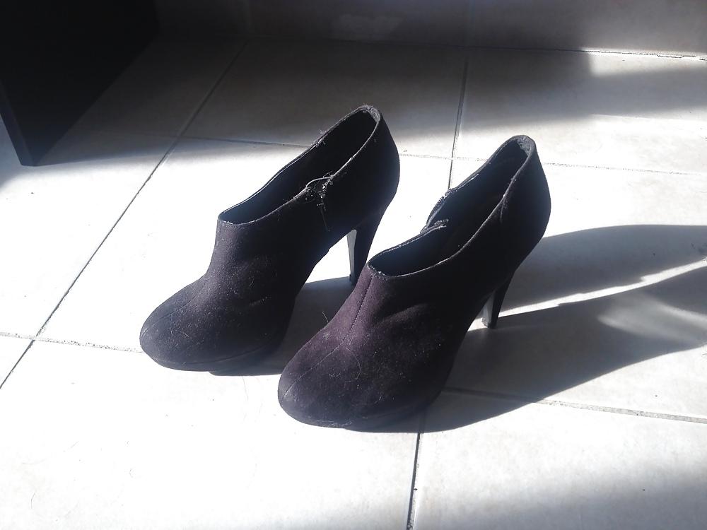 18P My sister 's shoes