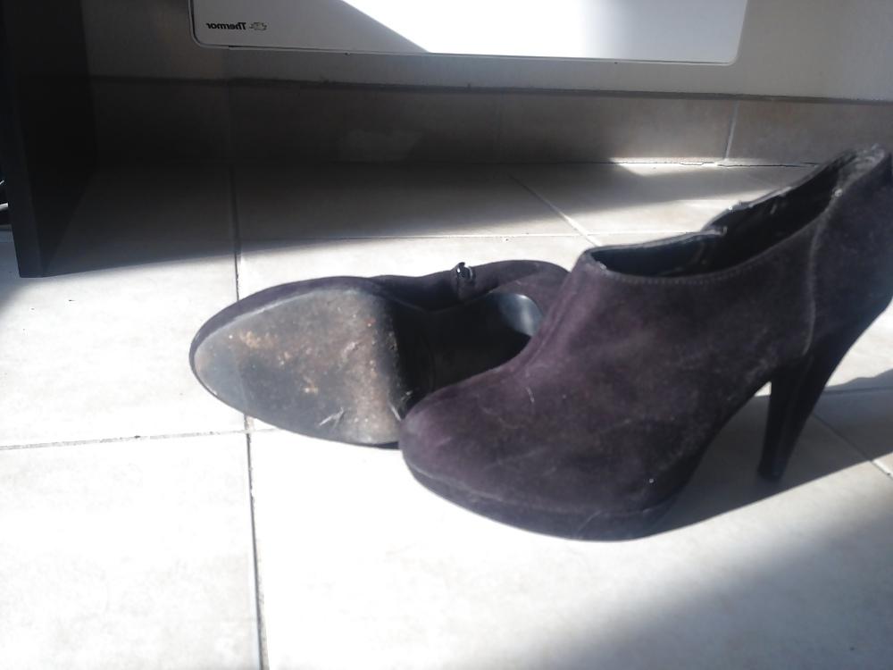 18P My sister 's shoes