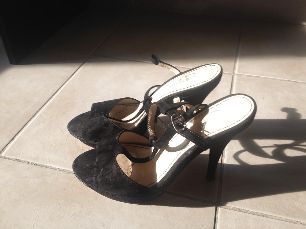 18P My sister 's shoes