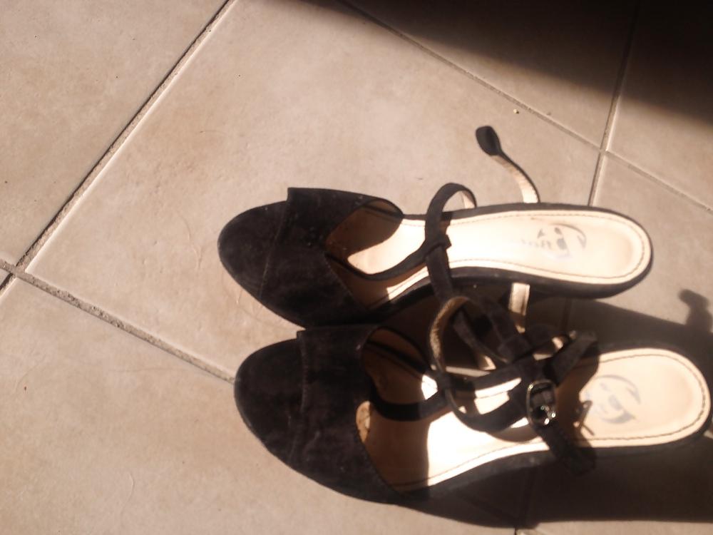 18P My sister 's shoes
