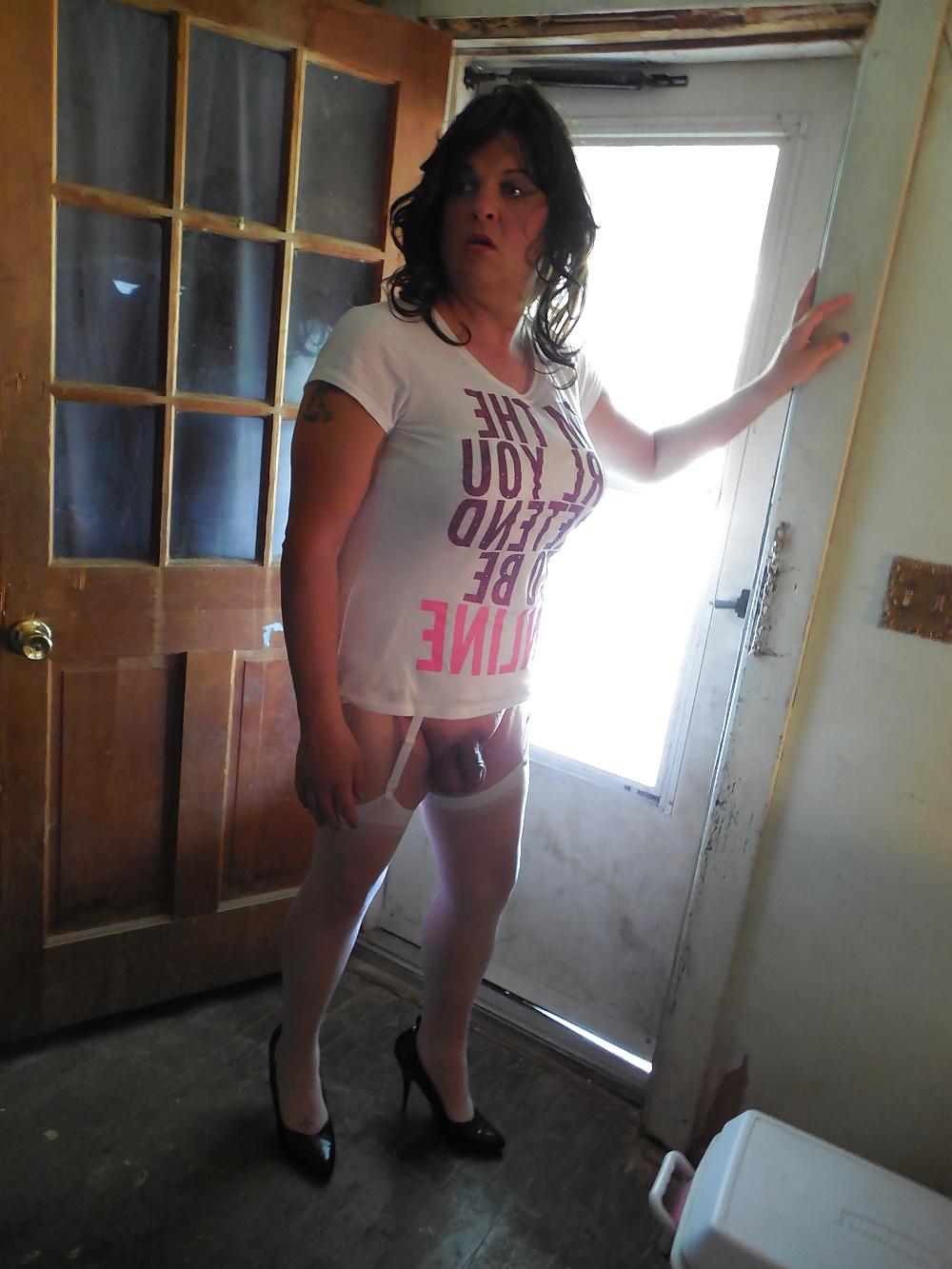 25P Sissy Laura
